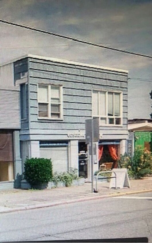 Primary Photo - 3101 Eastlake Building