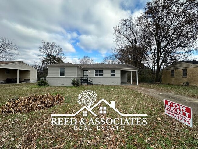 Building Photo - Renovated 4 Bedroom Home in Whitehaven!