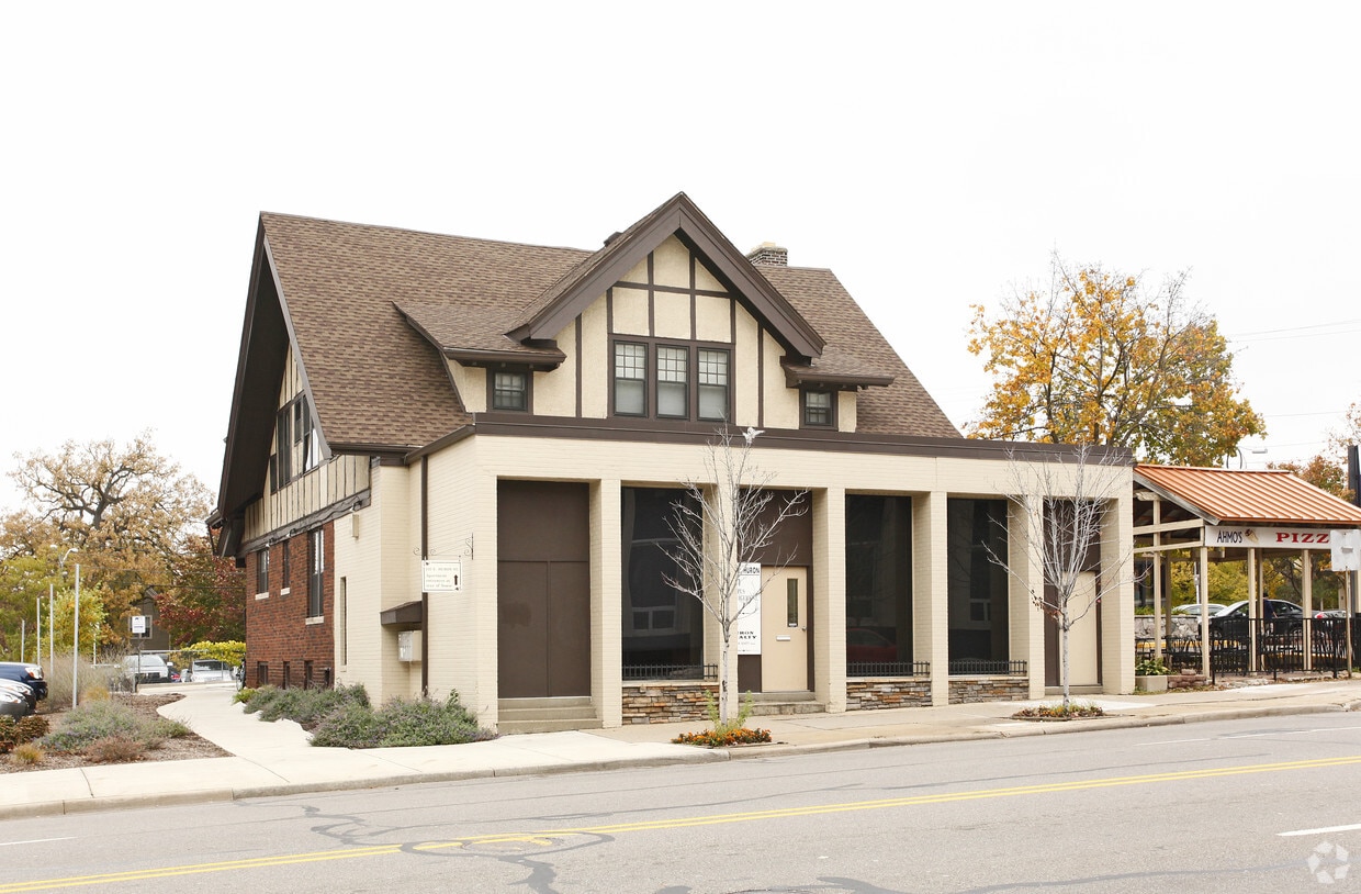Primary Photo - 335-339 E Huron St