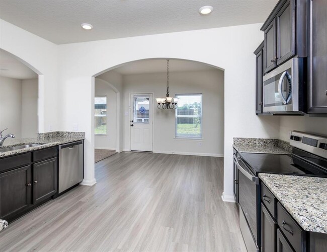 Building Photo - 15426 Meadow Brook Pass Dr