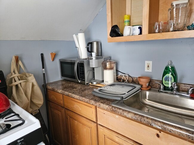 Building Photo - 6 4th Ave