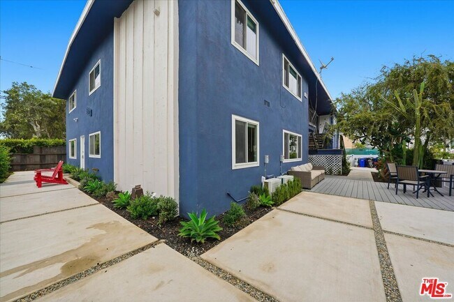 Foto del edificio - 3320 Pacific Ave