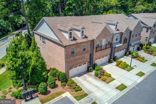 Foto del edificio - 1450 Edgebrook Ct NE