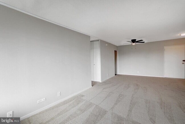 Foto del edificio - 300 M St SW