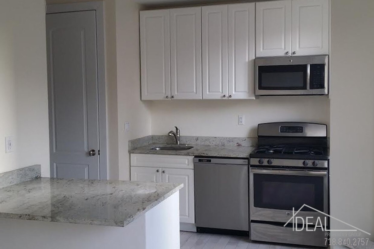Building Photo - Excellent 2BR in Ditmas Park (with Laundry)!