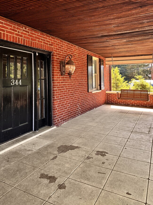 Foto del edificio - 344 King George Ave SW