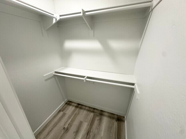 Foto del edificio - NEWLY REMODELED Two Story Condo in a Beaut...