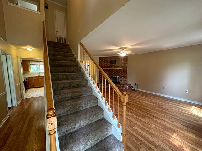 Building Photo - 3906 Treat Dr