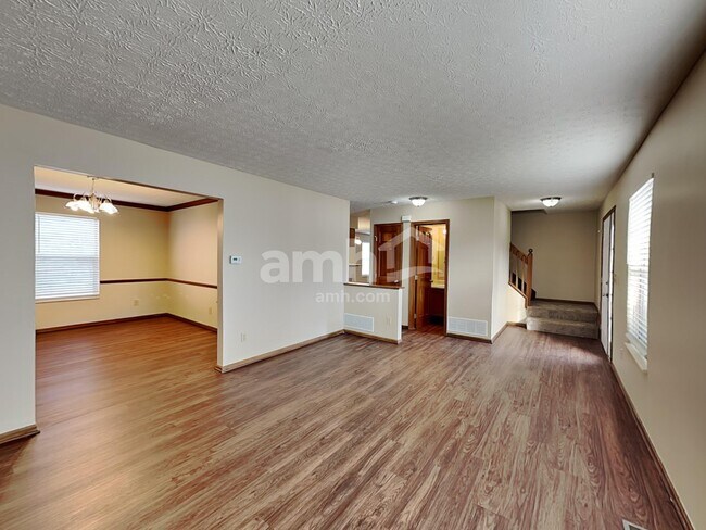 Foto del edificio - 350 Timber Ridge Dr