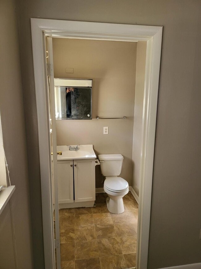 Foto del edificio - 200 W 33rd Ave