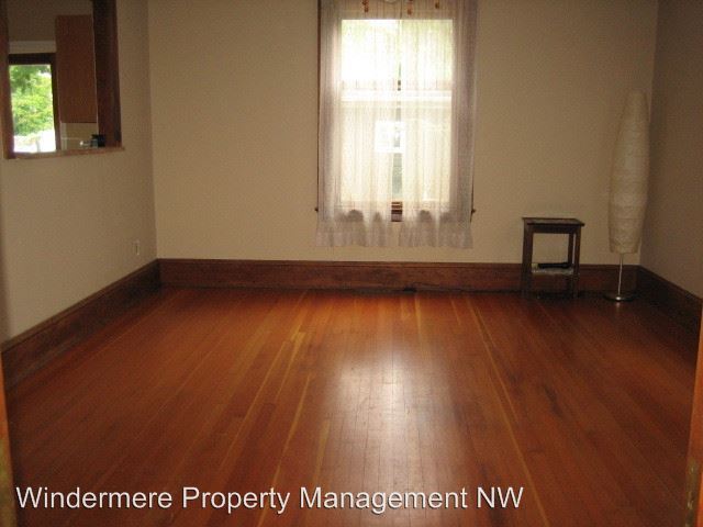 Building Photo - 1721 Hoyt Ave