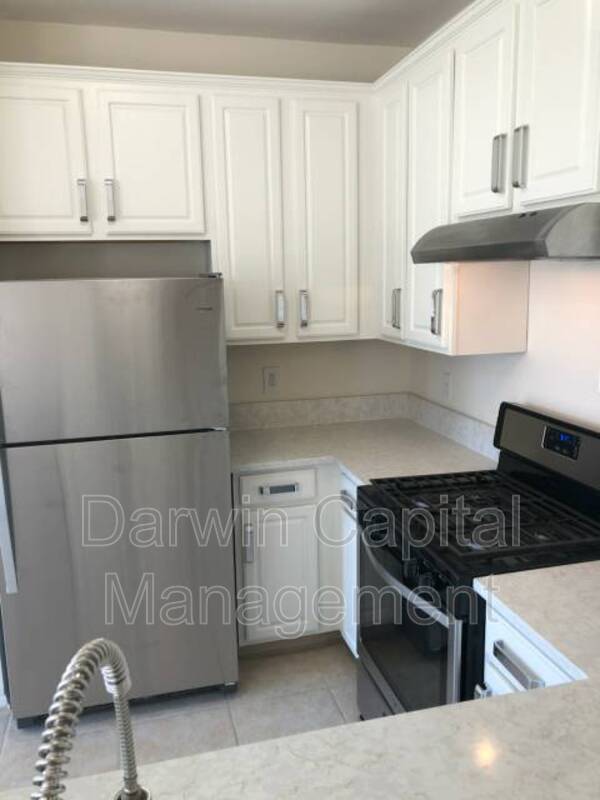 Building Photo - 149 Rittenhouse Dr