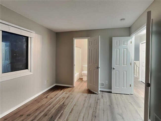 Foto del edificio - 6865 Buckingham Rd