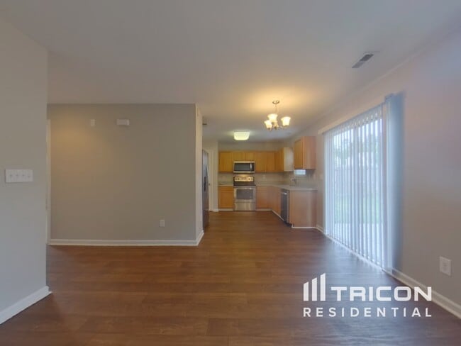 Building Photo - 7838 Montbrook Dr