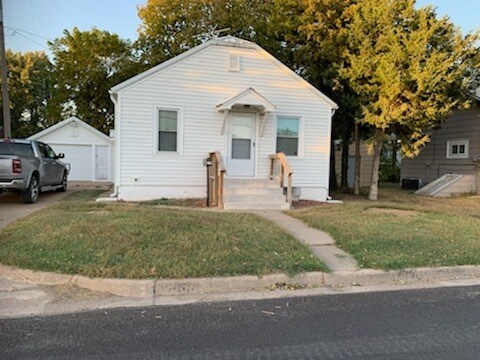 Front of House - 315 E Taylor St