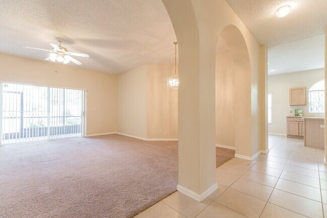 Building Photo - 471 Chapelwood Dr