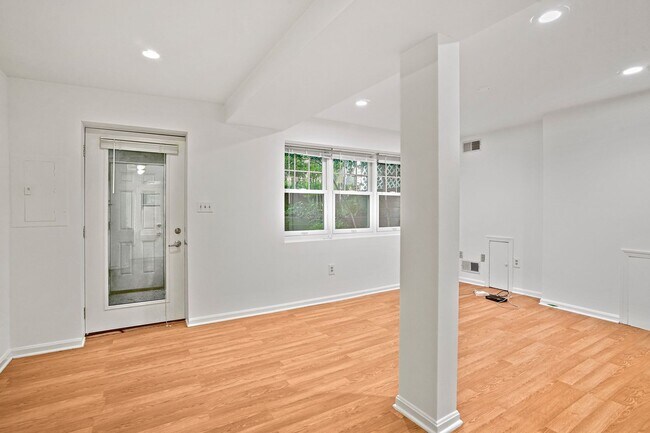 Foto del edificio - Wonderful Woodley 1 Bedroom with Parking