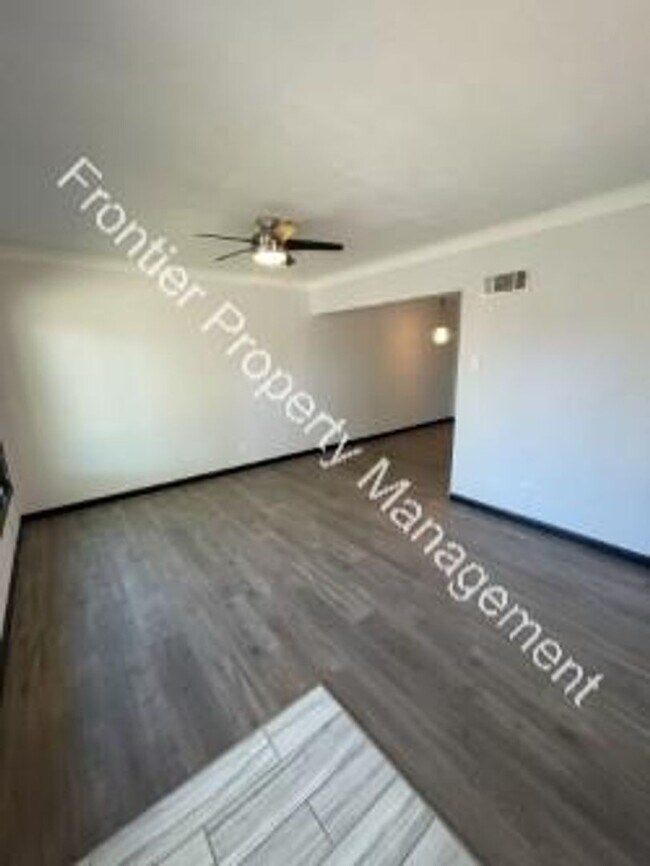 Foto del edificio - Charming 2 Bedroom Duplex – Don’t Miss Out!