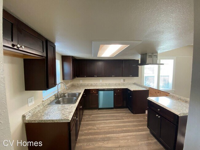 Building Photo - 2 br, 2 bath House - 622 N. Palm Ave.