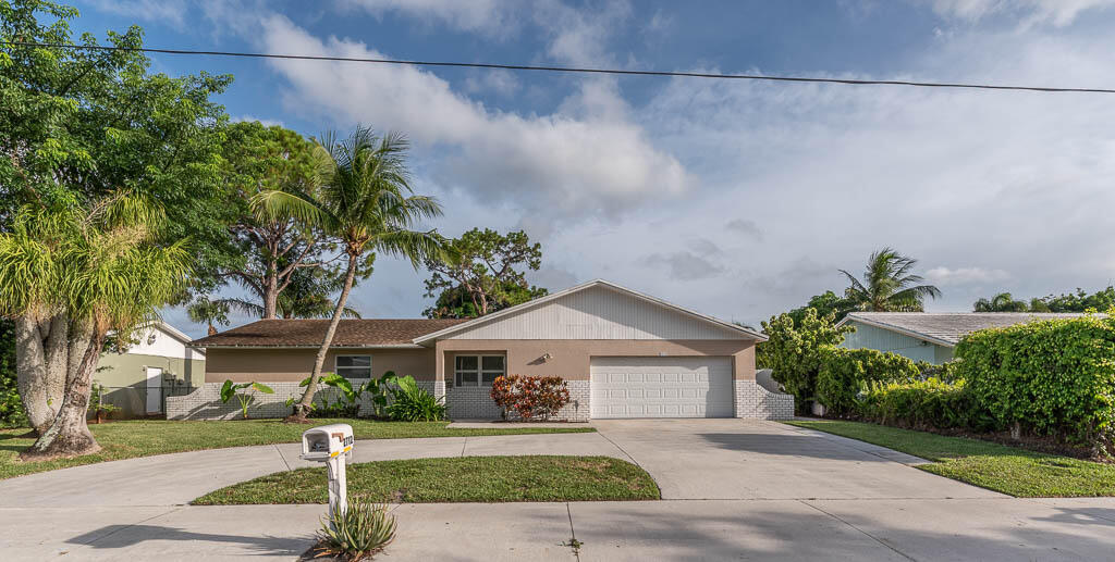 Foto principal - 2712 Lake Ida Rd