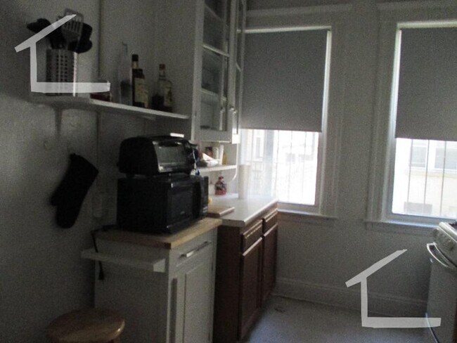 Building Photo - Brighton 2 bed available September 1st