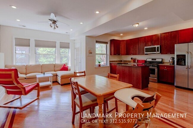 Building Photo - 4853 S Vincennes-Unit 205