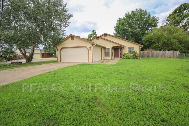 Photo - 1892 Rosewood Ln House