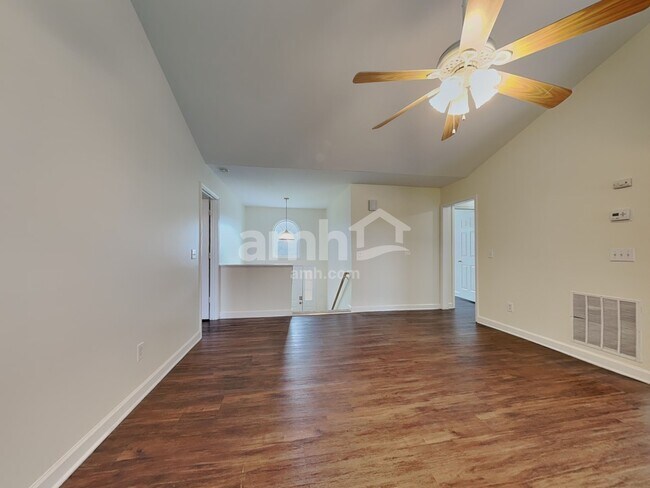 Building Photo - 157 Greenfield Rd
