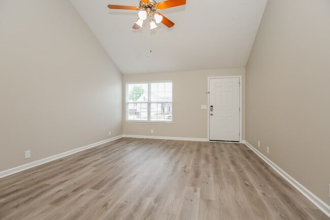 Building Photo - 3157 Holsted Dr