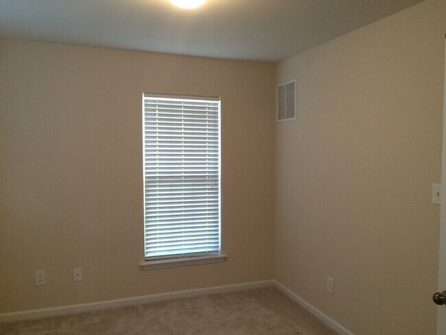 Building Photo - Prelease for January 2026!