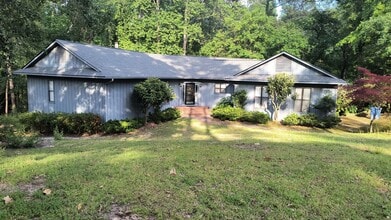 Building Photo - 423 Brightwood Dr