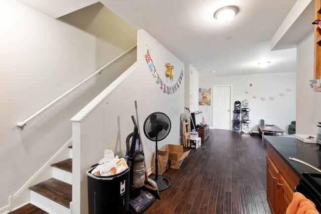 Building Photo - 1628 Willington St