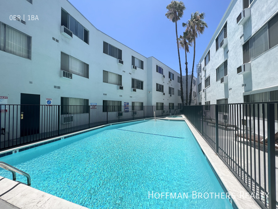 Primary Photo - 1811 Tamarind Ave Los Angeles, CA 90028