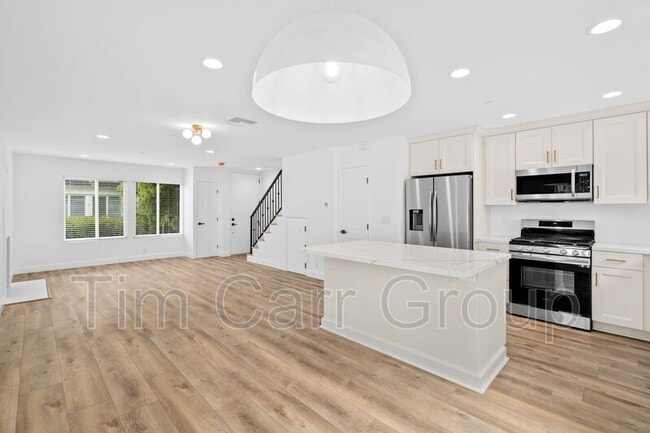 Building Photo - 1065 Dover Dr