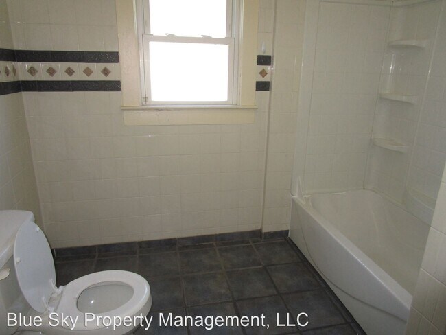 Building Photo - 3 br, 1 bath House - 1212 N Granville Ave