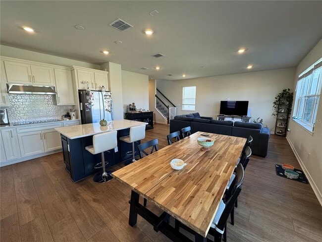 Building Photo - 2701 Serenity Gdn Dr