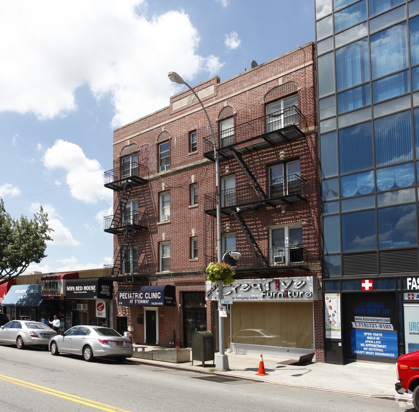 3278 Steinway St, Astoria, NY 11103 Apartments in Astoria, NY