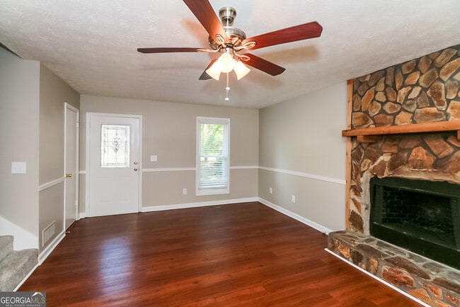 Building Photo - 590 Mary Erna Dr