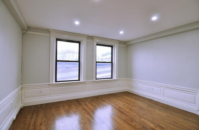 Building Photo - 464 Commonwealth Ave