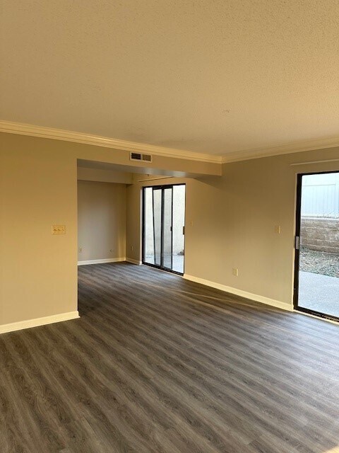 Foto del edificio - 2157 Vaden Village Dr