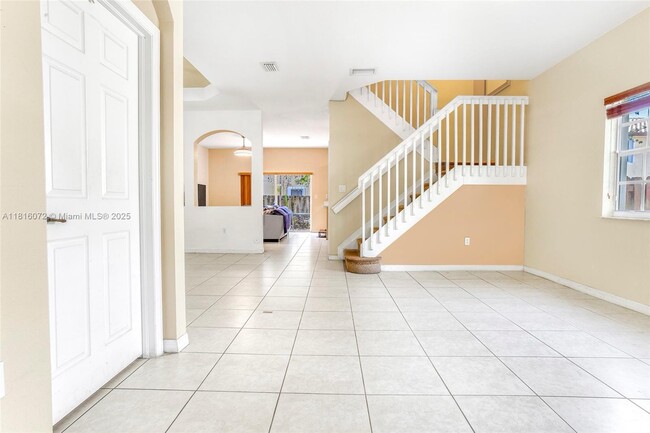 Building Photo - 14070 SW 50th Ct