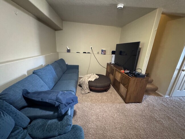 Foto del edificio - Charming 4-Bedroom Home in the Heart of Santa Clara