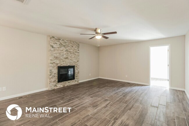 Foto del edificio - 8716 Tracy Dr