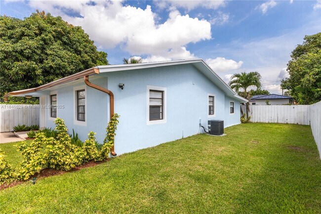 Foto del edificio - 2433 SW 19th St