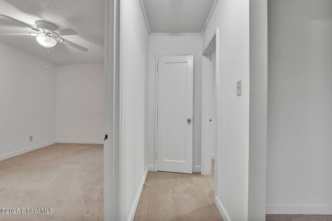Foto del edificio - 469 Livingston Ave