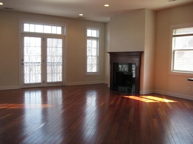 Foto del edificio - 3112 N Racine Ave