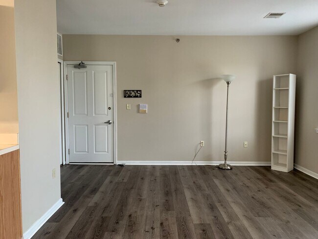 Building Photo - 2 BEDROOM APT-MAIN ST BETHLEHEM