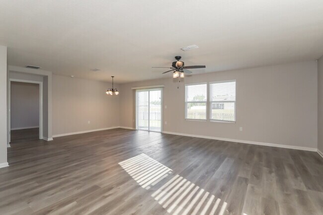 Foto del edificio - 2411 Cold Stream Ln