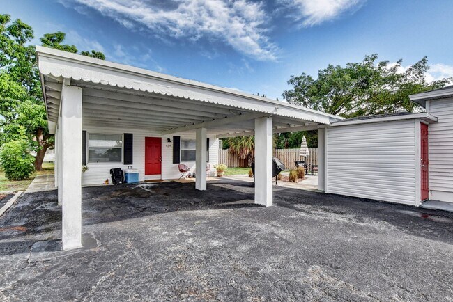 Cochera - 614 N 7th St