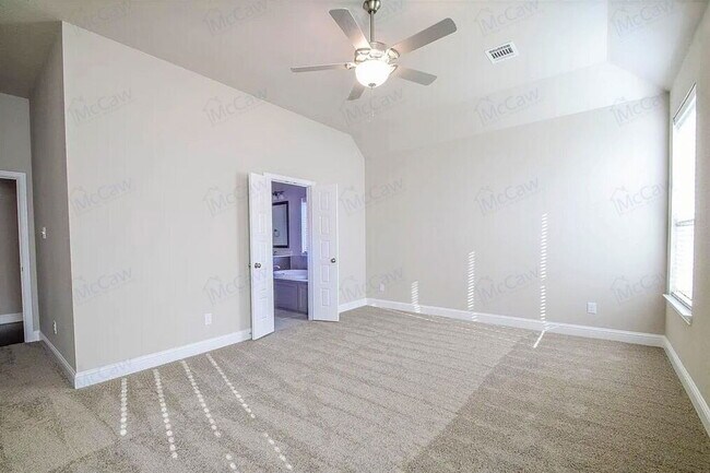 Foto del edificio - 2715 Chimney Rock Rd
